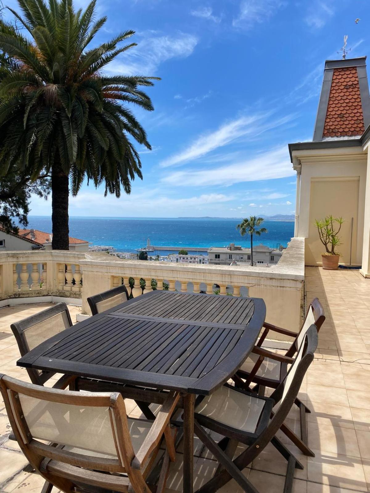 Apartment Palmeraie - Magnifique D'epoque Avec Vue 4 Personnes Avec Terrasse Le Port